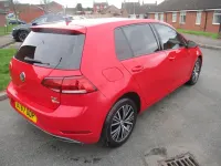 Used VW Golf VII SE 125 HP (91 kW) 2017 Red Hatchback