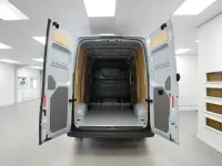 Usado VW Crafter Trendline 140 HP (102 kW) 2023 Cinzento Van
