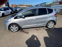 Begagnad Honda Jazz ES 99 HK (72 kW) 2013 Silver Halvkombi