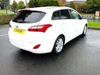 Used Hyundai i30 Style 128 HP (94 kW) 2013 White Estate