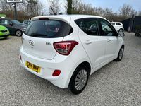 Used Hyundai i10 SE 66 HP (48 kW) 2014 White Hatchback