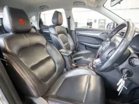 Usado MG ZS Exclusive 106 CV (77 kW) 2021 Plateado SUV