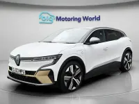 Used Renault Megane E-Tech Iconic 160 kW (218 HP) 2023 White/grey Hatchback