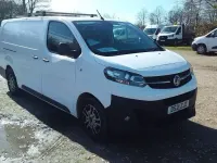 Second-hand Vauxhall Vivaro 100 CP (73 kW) 2021 Alb Monovolum