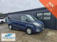 Usado Ford Tourneo Zetec 2019 Azul Monovolumen