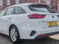 Używany Kia Ceed 134 KM (98 kW) 2021 Biały Hatchback