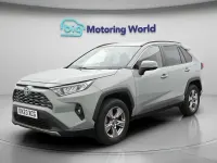 Second-hand Toyota RAV4 Hybrid 218 CP (160 kW) 2023 Verde SUV