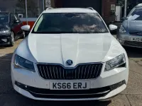Usado Skoda Superb LAURIN & KLEMENT 190 CV (139 kW) 2016 Blanco Familiar