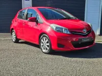 Used Toyota Yaris 2013 Red Hatchback