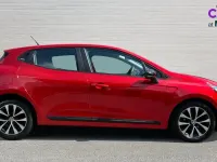 Used Renault Clio Evolution 90 HP (66 kW) 2023 Red Hatchback