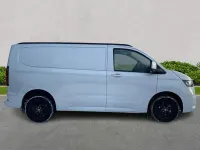 Usado VW Transporter Pro 170 HP (125 kW) 2025 Cinzento Van