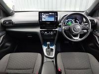 Used Toyota Yaris Hybrid Design 116 HP (85 kW) 2022 Blue Estate