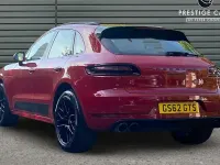 Used Porsche Macan 360 HP (264 kW) 2017 Red SUV