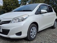 Used Toyota Yaris 99 HP (72 kW) 2013 White Hatchback