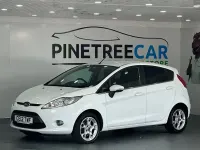 Used Ford Fiesta Zetec 81 HP (59 kW) 2012 White Hatchback