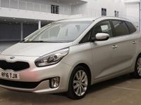 Used Kia Carens 139 HP (102 kW) 2016 Bright silver MPV