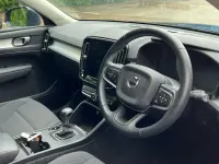 Używany Volvo XC40 Momentum 163 KM (119 kW) 2020 Niebieski SUV