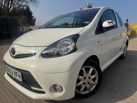 Used Toyota Aygo 68 HP (50 kW) 2014 White Hatchback