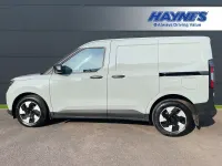 Begagnad Ford E-Transit Trend 98 kW (134 HK) 2025 Grå Van