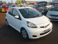 Used Toyota Aygo 68 HP (50 kW) 2011 White Hatchback