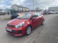 Usado Kia Rio Air 2015 Rojo Utilitario