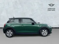 Usado Mini Cooper Classic 134 HP (98 kW) 2020 Verde Citadino