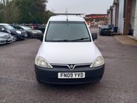 Used Vauxhall Combo 75 HP (55 kW) 2009 White MPV