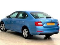 Used Skoda Octavia SE 110 HP (80 kW) 2016 Blue Estate