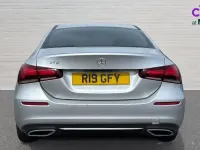 Usado Mercedes A180 Premium 116 HP (85 kW) 2019 Prateado Sedan