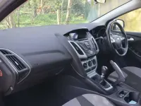 Usado Ford Focus Zetec 180 HP (132 kW) 2012 Prateado Citadino