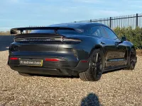 Usado Porsche Taycan 2024 Gris Berlina