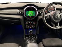 Used Mini Cooper Classic 134 HP (98 kW) 2019 Blue Hatchback