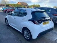 Used Toyota Yaris Hybrid 113 HP (83 kW) 2022 White Hatchback