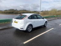 Begagnad Ford Focus Sport 2011 Vit Halvkombi