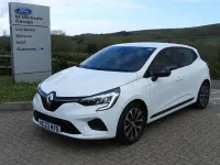 Used Renault Clio Evolution 145 HP (106 kW) 2023 White Hatchback