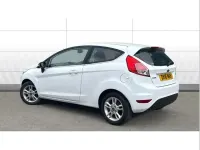 Usado Ford Fiesta Zetec 100 HP (73 kW) 2016 Branco Citadino