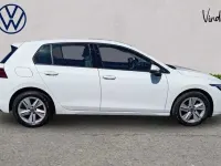 Second-hand VW Golf VIII 130 CP (95 kW) 2023