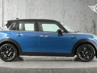 Usado Mini Cooper Classic 134 CV (98 kW) 2022 Azul Utilitario