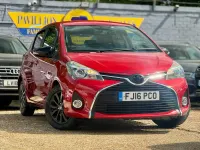 Used Toyota Yaris 99 HP (72 kW) 2016 Red Hatchback