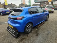 Begagnad Peugeot 208 Allure Premium 75 HK (55 kW) 2021 Blå Halvkombi