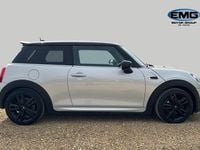 Begagnad Mini Cooper Hatch 136 HK (100 kW) 2020 Silver Halvkombi