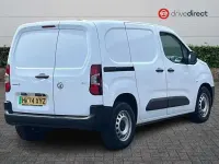 Used Vauxhall Combo 100 kW (136 HP) 2024 White MPV