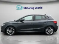 Usado Seat Ibiza FR 80 CV (58 kW) 2023 Gris Utilitario