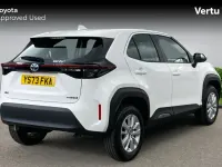 Used Toyota Yaris Hybrid 116 HP (85 kW) 2024 Pure white Estate