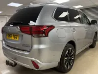 Used Mitsubishi Outlander P-HEV 200 HP (147 kW) 2017 Multicolour SUV