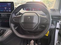 Used Peugeot Partner Premium 100 HP (73 kW) 2022 White MPV