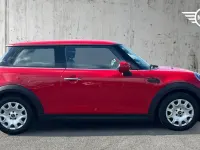 Usado Mini ONE Classic 101 CV (74 kW) 2022 Rojo Utilitario