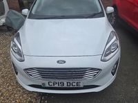 Used Ford Fiesta Zetec 101 HP (74 kW) 2019 White Hatchback