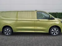 Nuevo VW Transporter Pro 2025 Verde Van