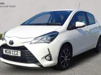 Used Toyota Yaris 111 HP (81 kW) 2018 Pure white Hatchback